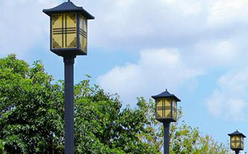 昌都庭院灯安装间距与布灯设计全解析