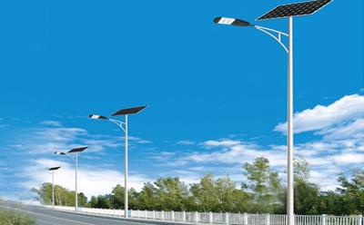 农村道路装昌都太阳能路灯选多大瓦数实测