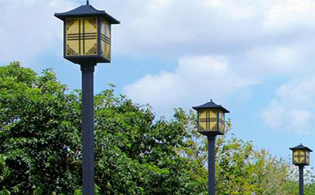 太阳能昌都庭院灯怎么选亮度与续航更耐用
